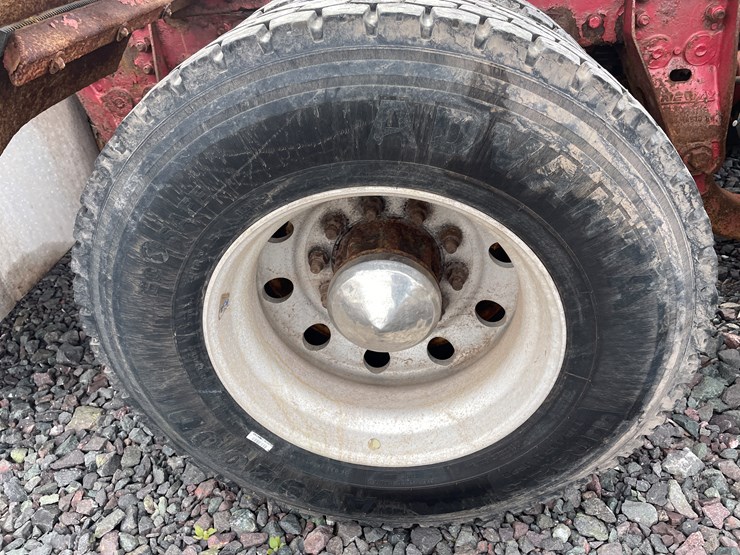 #1001-•-2004-kenworth-semi-tractor-(has-mi-title)-image-59