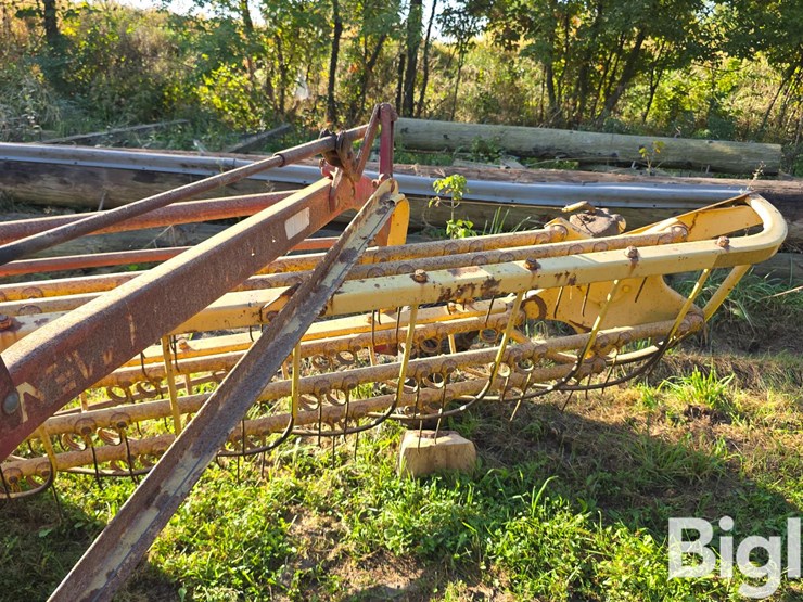 new-holland-256-image-13