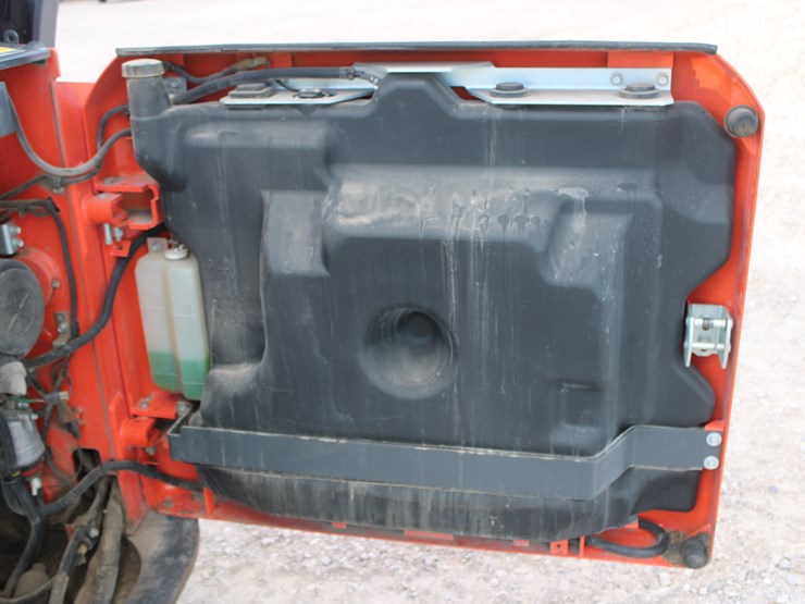 2023-kubota-ssv75-image-43