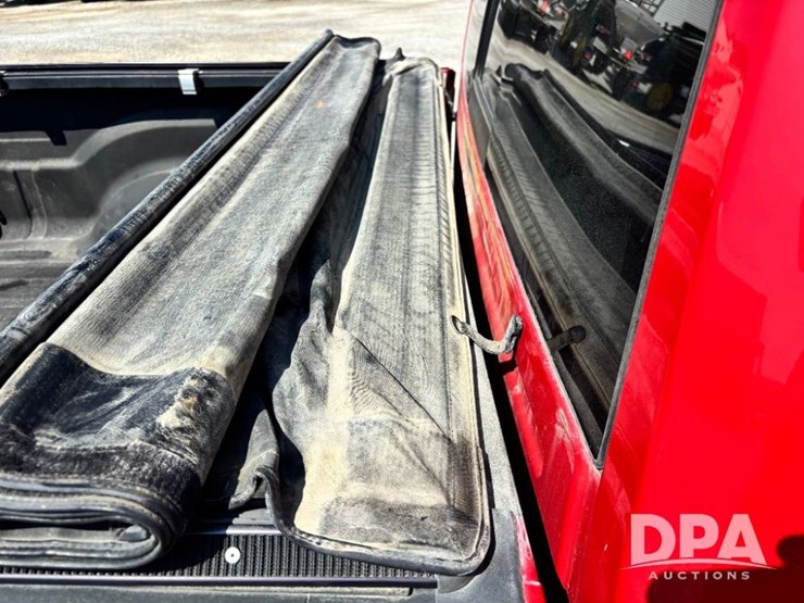 2017-ram-1500-slt-image-42