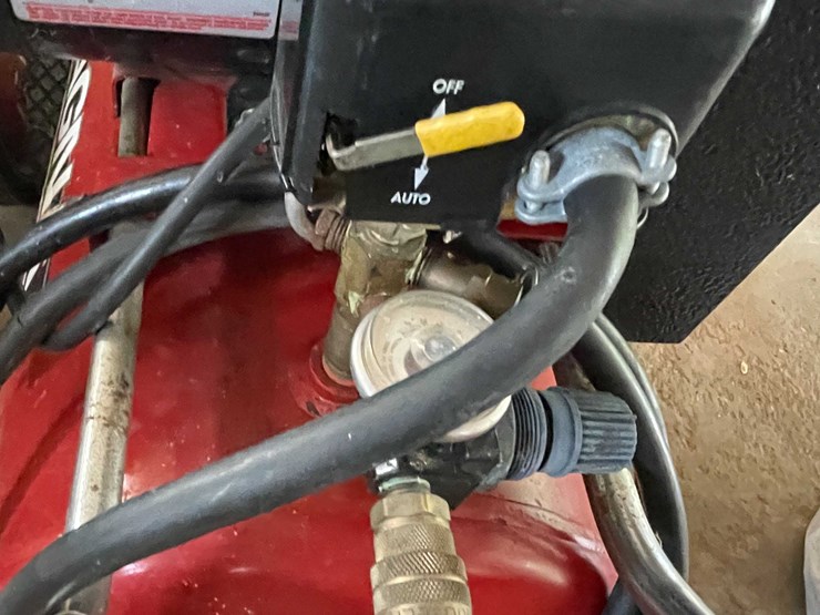 #6607-•-(2)-air-compressors-image-13