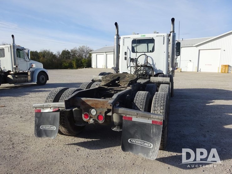 2016-freightliner-coronado-day-cab-glider-truck-(pz13983,-unit-716)-image-25