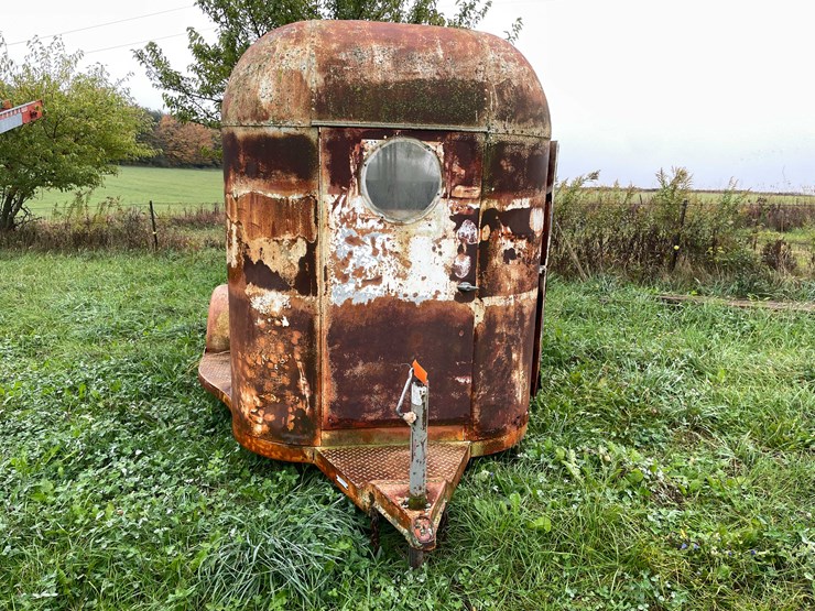 #8038-•-single-axle-horse-trailer-(no-title)-image-2