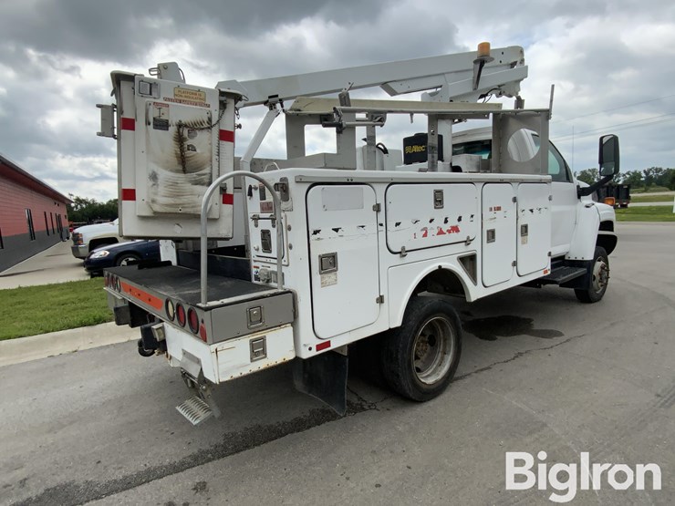 2009-chevrolet-c4500-kodiak-4x4-bucket-truck-image-5
