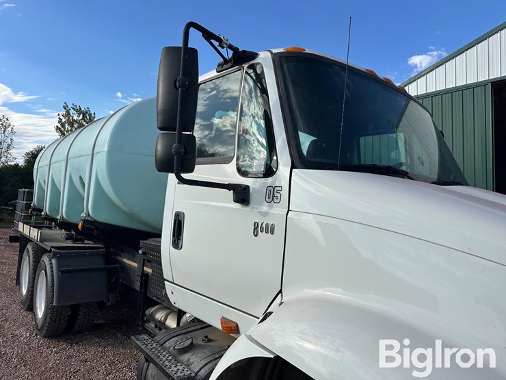 2005-international-8600-image-9