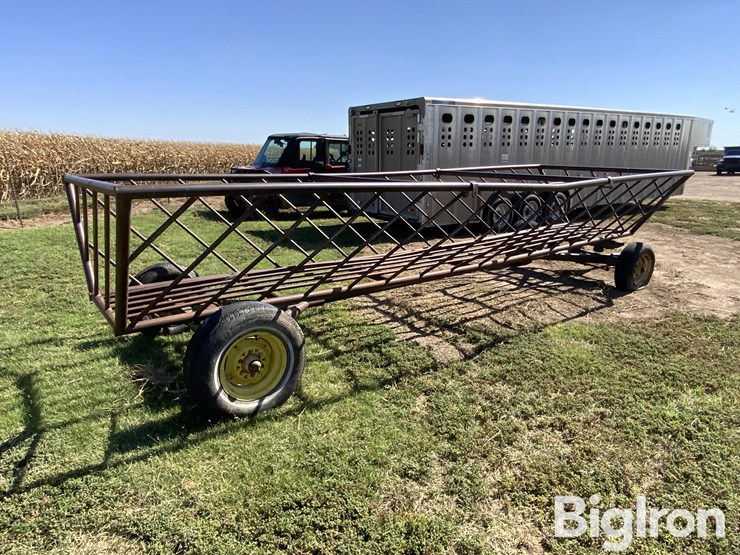 blattner-3-bale-hay-feeder-wagon-image-5