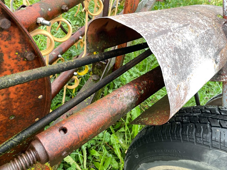 #8033-•-new-idea-hay-rake-image-12