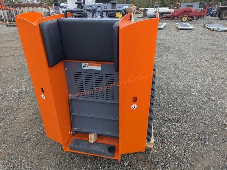 diggit-scl850-mini-tracked-loader-image-4