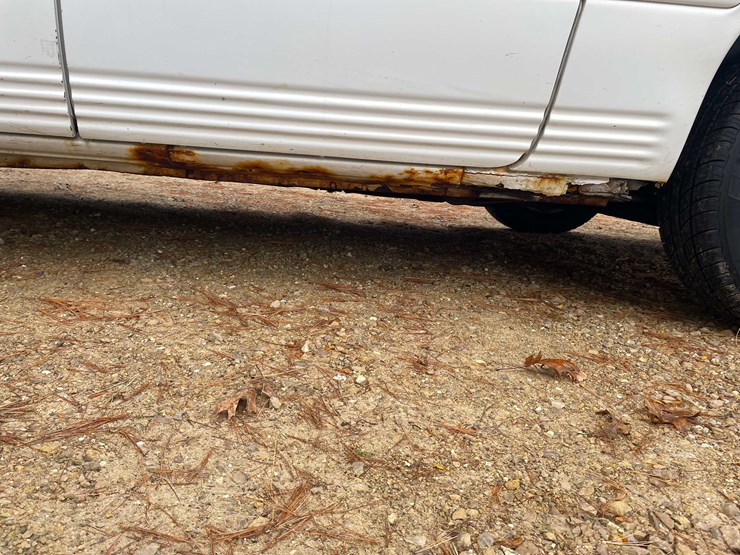 1999-chrysler-town-&-country-image-48