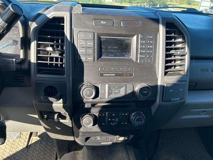 2017-ford-f350-image-13