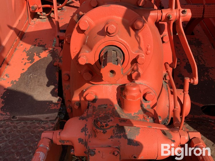 case-la-2wd-tractor-image-9