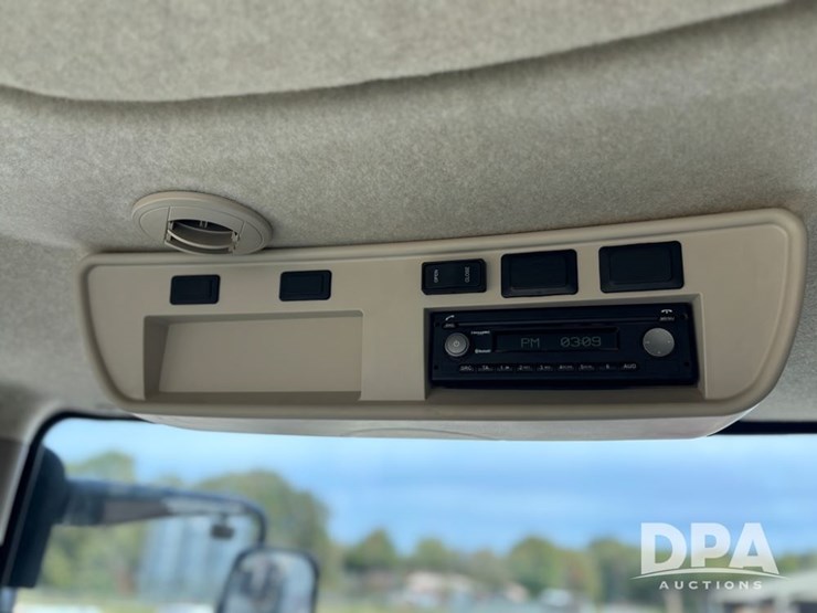 2019-john-deere-r4038-image-105