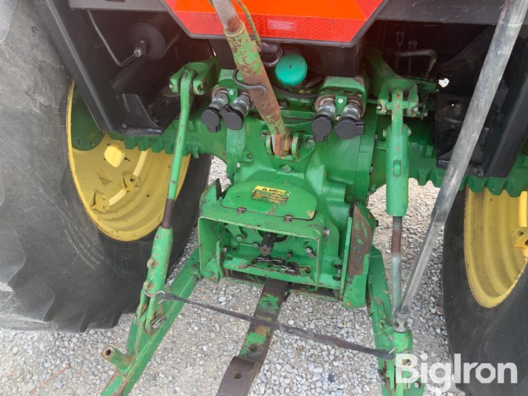 1983-john-deere-2350-image-13