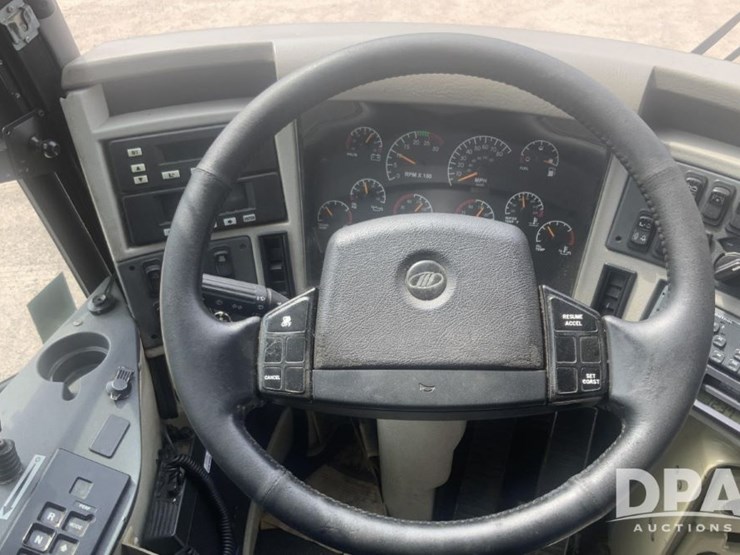 2001-mci-102-el3-image-54