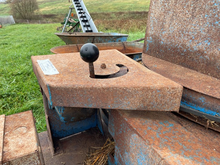 #8136-•-chop'n-bed-bail-chopper-image-11