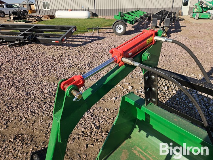 2025-john-deere-740-image-18