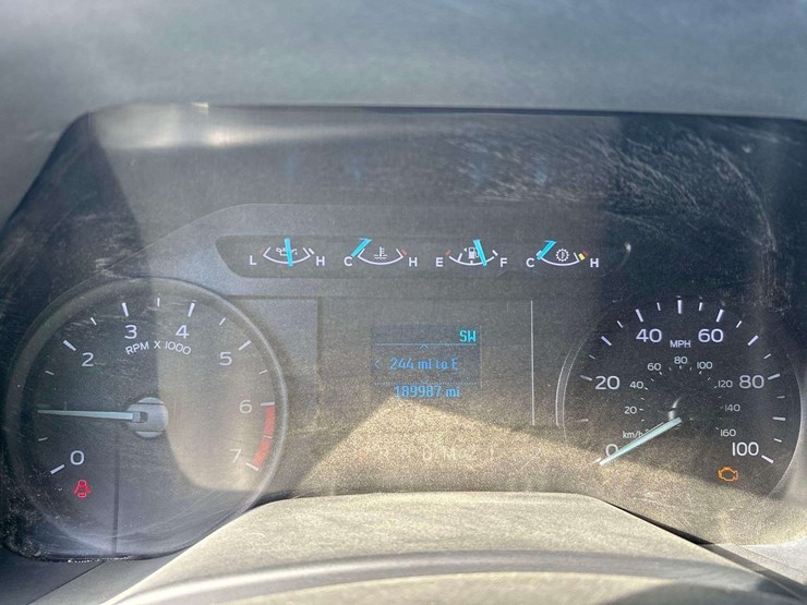 2022-ford-f250-xl-image-13