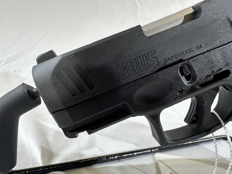 #2025-00068-•-taurus-g3c-pistol-image-13