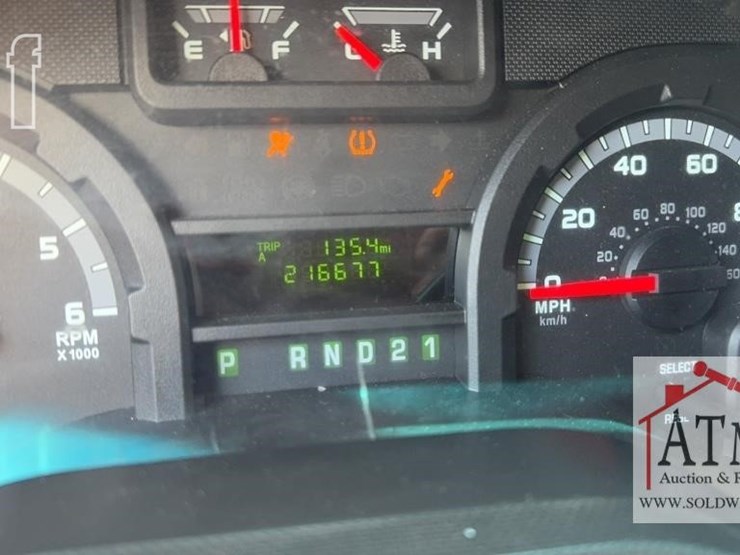 2011-ford-e350-image-8