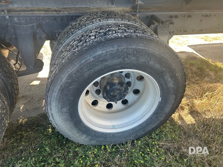 2006-freightliner-century-dry-truck-(cp1180-unit-16052)-image-20