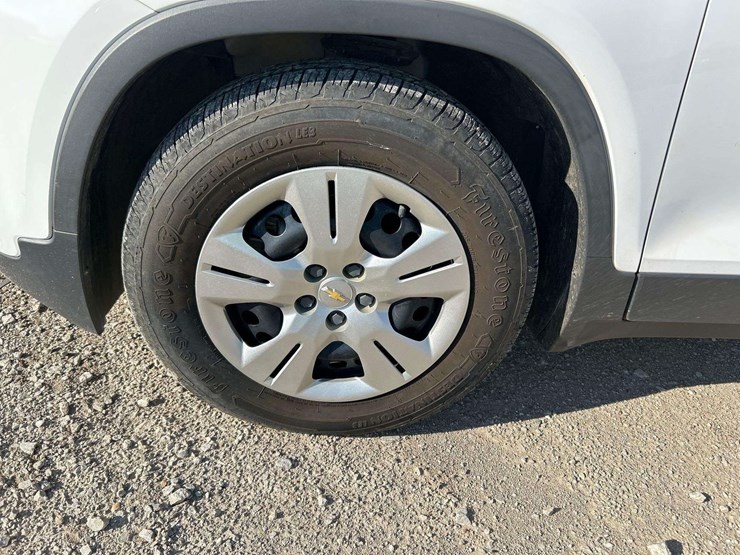 2017-chevrolet-trax-ls-suv-image-21