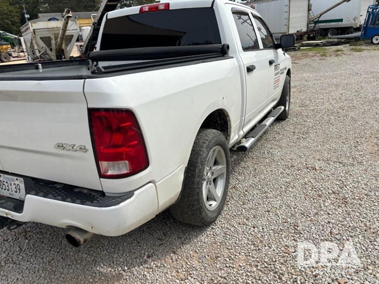 2013-dodge-ram-1500-image-21