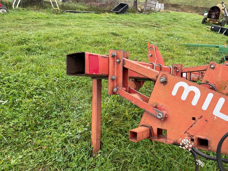 #8126-•-miller-cultivator-image-12