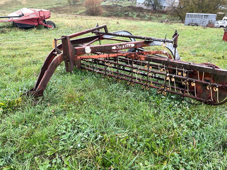 #8033-•-new-idea-hay-rake-image-1