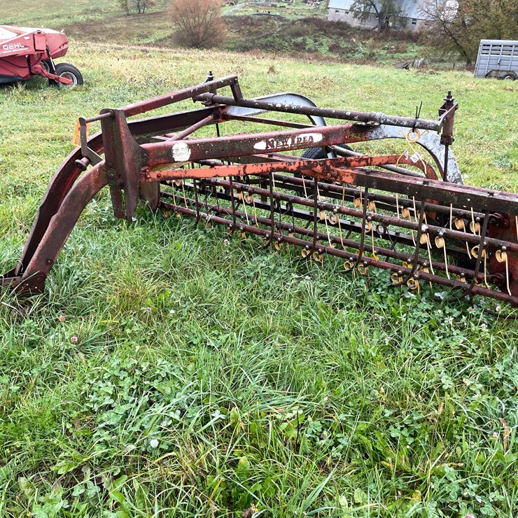 #8033 • New Idea Hay Rake