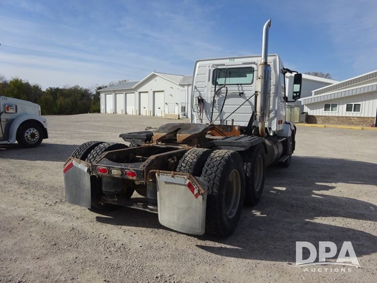 2007-volvo-vnl-day-cab-truck-(pz13987,-unit-110)-image-26