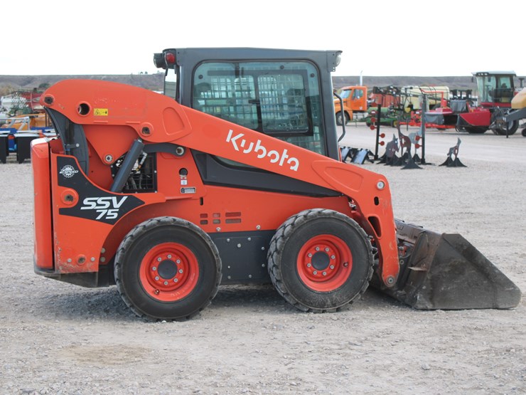 2023-kubota-ssv75-image-10