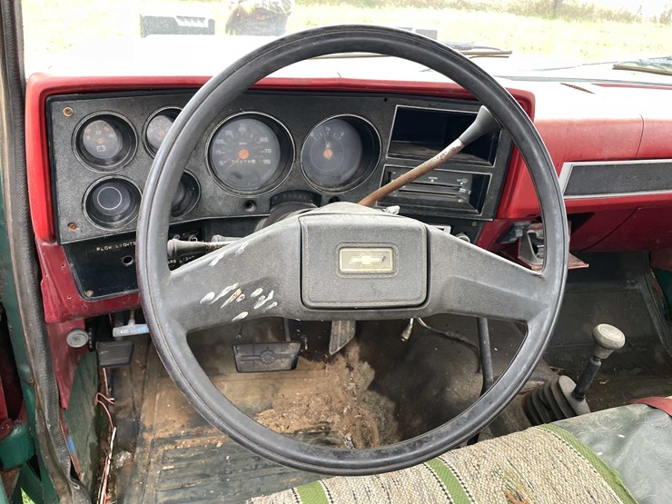 #8043-•-1981-chevy-custom-deluxe-30-truck-(has-wi-title)-image-42