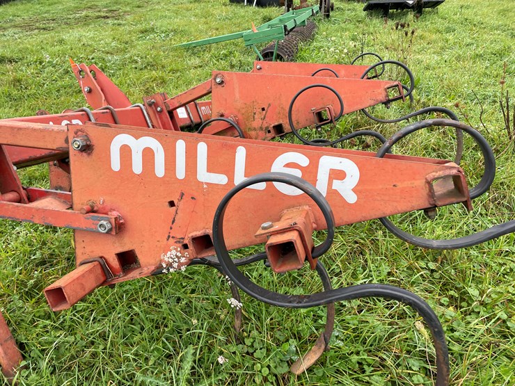 #8126-•-miller-cultivator-image-11