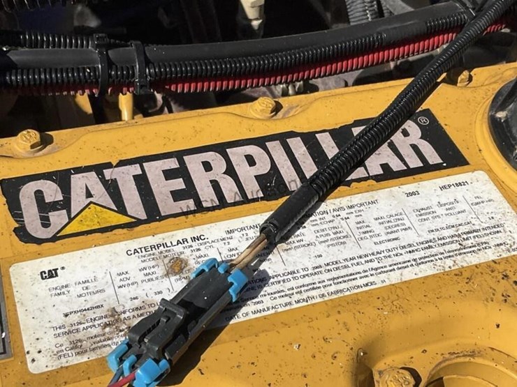 2003-freightliner-fl80-image-15