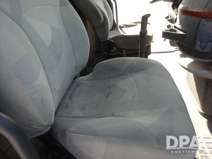 2007-volvo-vnl-day-cab-truck-(pz13987,-unit-110)-image-84