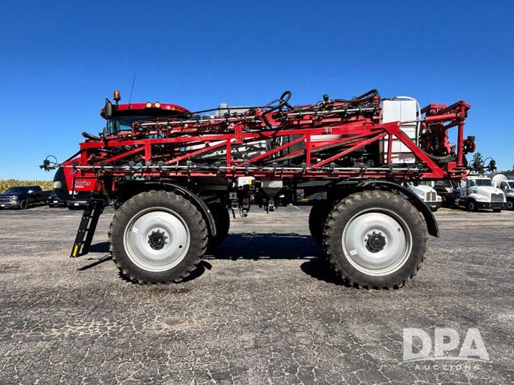 2020-case-ih-patriot-4440-image-19