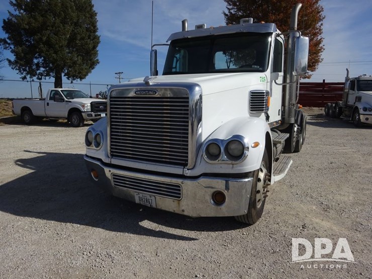 2017-freightliner-coronado-day-cab-glider-truck-(pz13993,-unit-725)-image-3