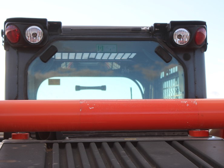 2023-kubota-ssv75-image-35