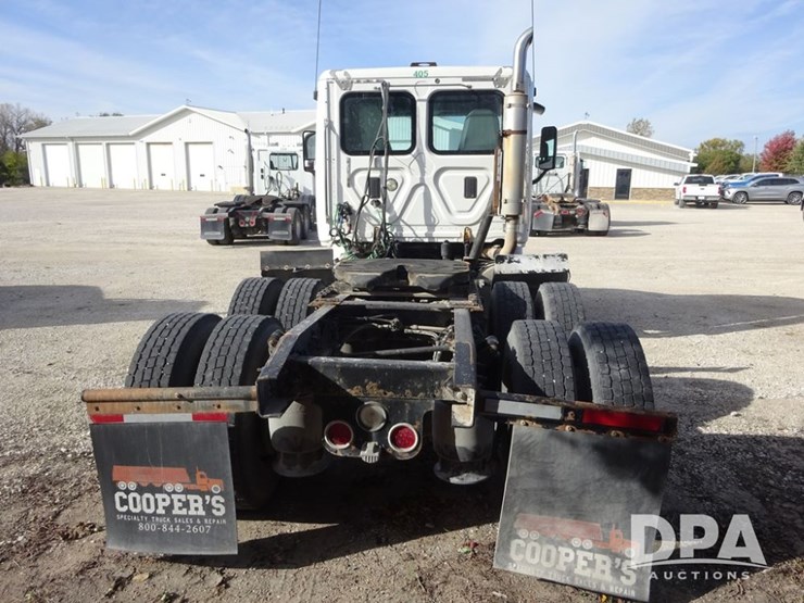 2018-freightliner-cascadia-day-cab-truck-(pz13986,-unit-405)-image-21