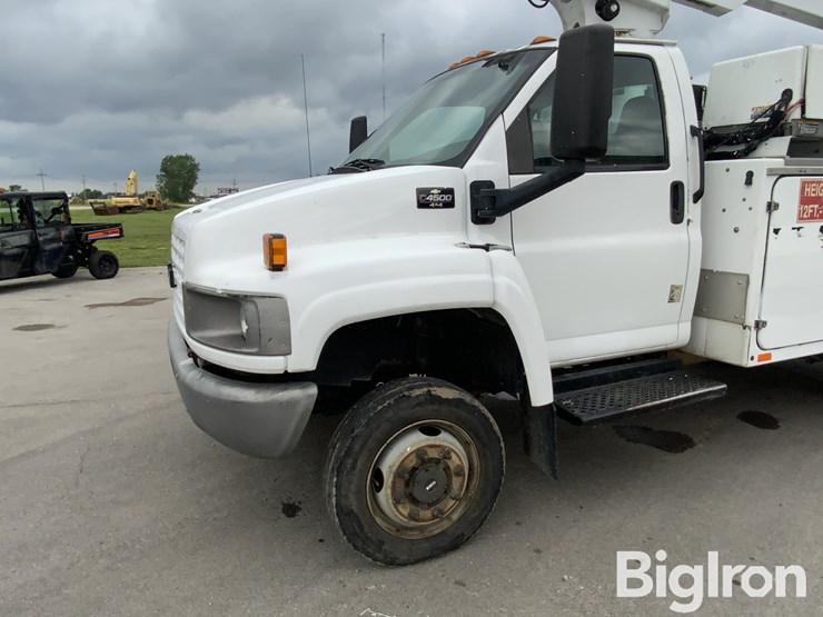 2009-chevrolet-c4500-kodiak-4x4-bucket-truck-image-11