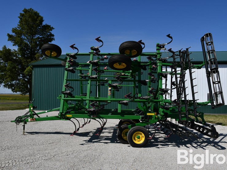 2013-john-deere-2210l-image-8