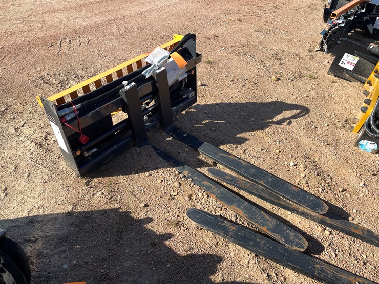 #4087-•-wolverine-pallet-fork-hydraulic-adjustable-attachment-image-1