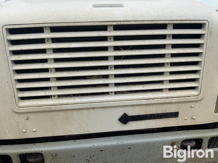 2001-international-4700-image-11