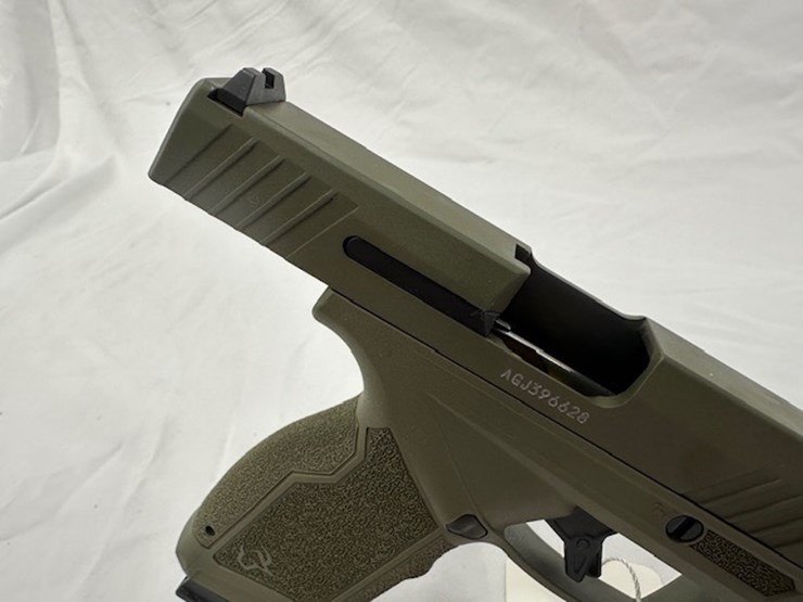 #2025-00062-•-taurus-gx4-pistol-image-34