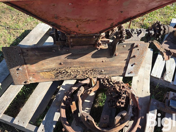 international-end-gate-seeder-image-15