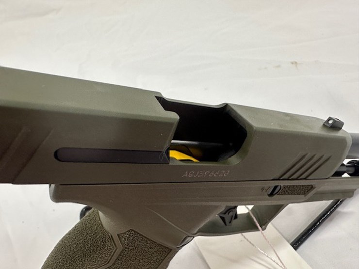 #2025-00062-•-taurus-gx4-pistol-image-36