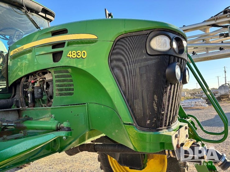2013-john-deere-4830-image-23