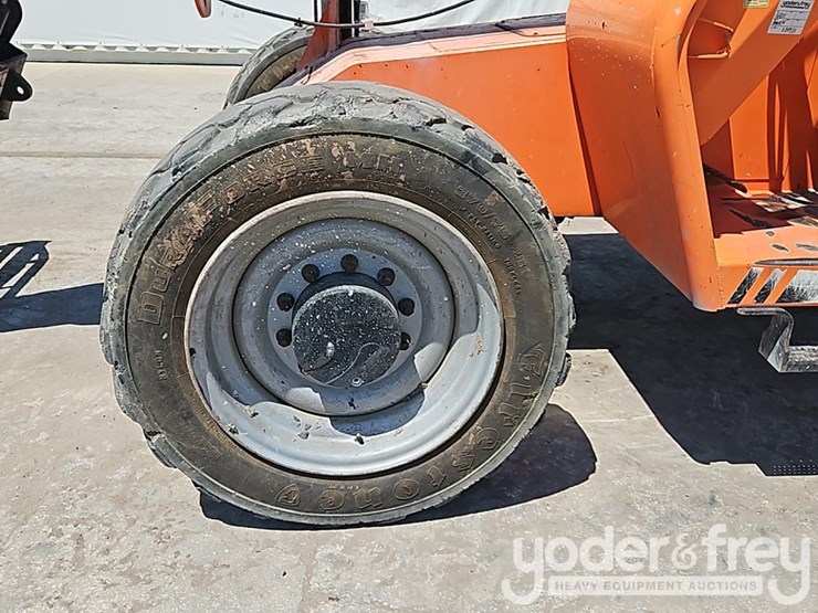 2018-sky-trak-6042-image-15