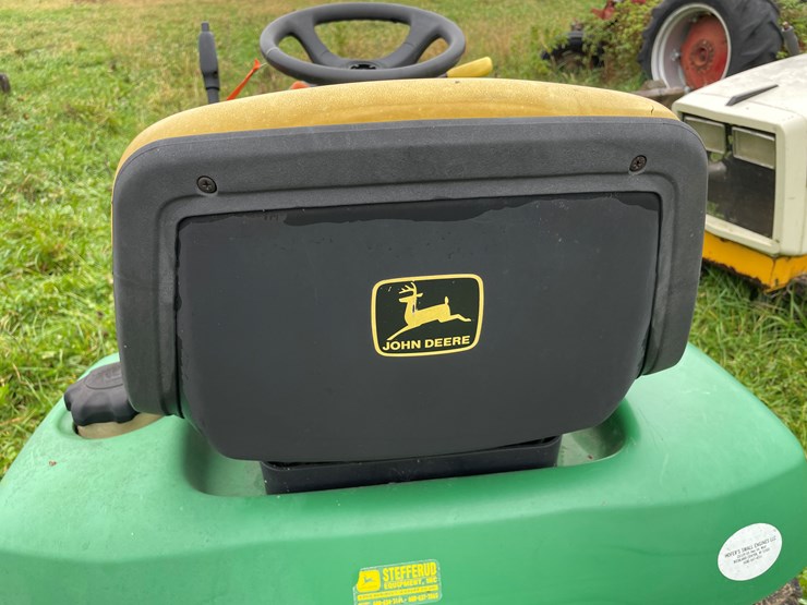 john-deere-lt133-image-11
