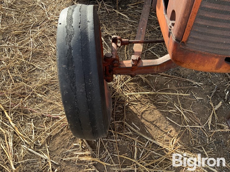 case-la-2wd-tractor-image-19